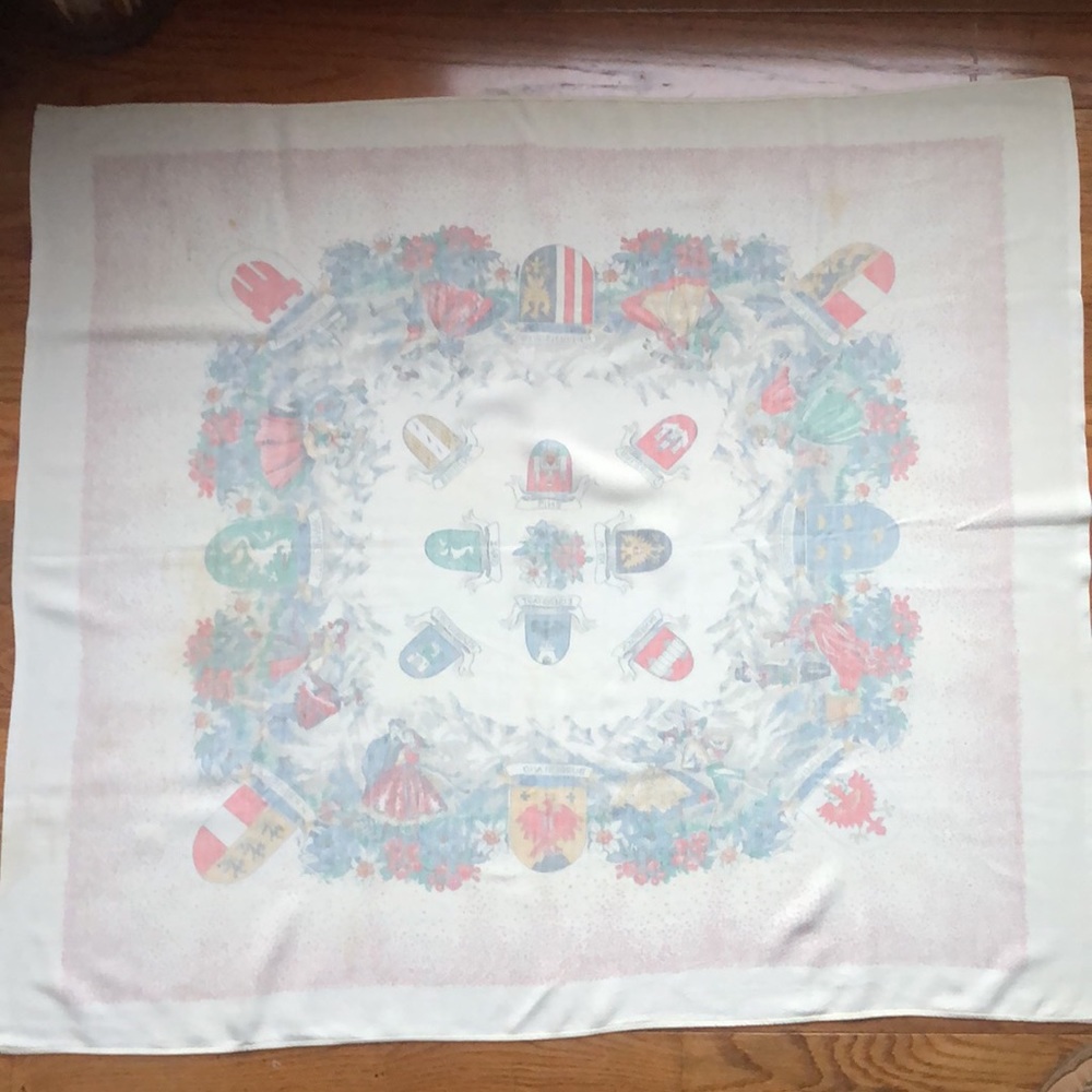 German scarf - Picture 16 of 16